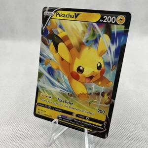 Pikachu V SWSH285 SWSH: Sword & Shield Promo Cards Holo - Pokémon Card - Picture 1 of 4