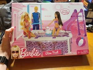 Barbie Glam Pool 2009 rosa Glitzer Rutsche Spielzeug Spielset Pool Hund Zubehör LESEN - Bild 1 von 11