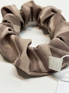 Brand New With Tags Lululemon Uplifting Scrunchie Tiger TIG3 Brown Tan - Picture 1 of 12