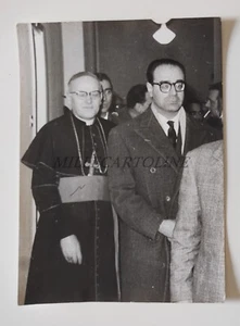 LIVORNO VESCOVO MONS. PANGRAZIO & SINDACO COMUNISTA N. BADALONI - Foto 1960 - Picture 1 of 2