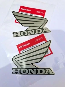 Honda ORIGINAL Flügel Kraftstofftank Aufkleber Flügel Aufkleber 90mm GRAU + SCHWARZ *UK LAGER* - Bild 1 von 4