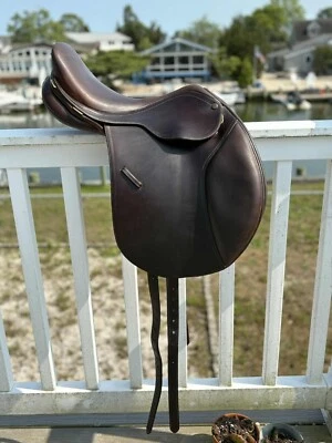 Sillín de salto de contacto cercano Bates Caprilli de 15" barrancas intercambiables marrón Foto 1 de 4