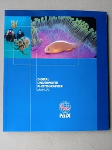 PADI Digital Underwater Photographer Manual - Picture 1 of 2