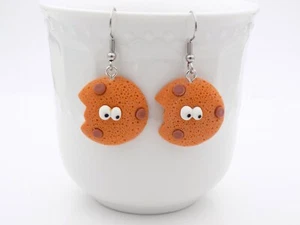 Kawaii Chocolate Chip Cookie Earrings - Cute Food themed jewelry Gift for Baker - Bild 1 von 10