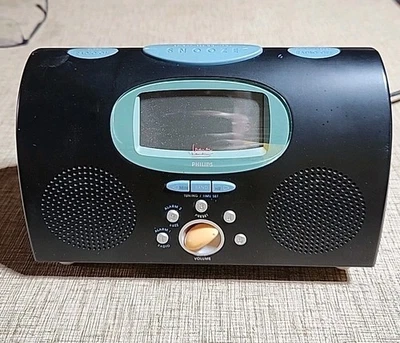 Philips MG-C200/17 AM/FM Alarm Clock Radio ~ Designed by Michael Graves ~ RETRO! - Image 1 of 4
