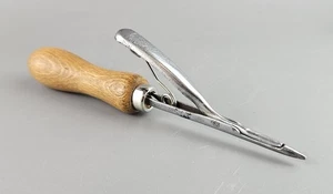 Brown's Vintage Rag Rug Needle Tool. Vintage. - Picture 1 of 13