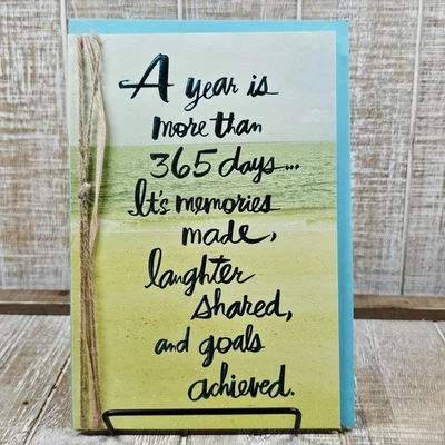 Tarjeta de felicitación de cumpleaños Hallmark 6x8 para chico playa cuerda recuerdos risa Foto 1 de 4