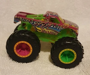 Hot Wheels Monster Jam Torque Terror Monster Truck Pink - Picture 1 of 5