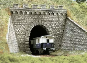 Tunnel Portals Single OO/HO gauge building kit Busch 7022 - Picture 1 of 1