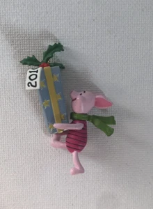 Disney Piglet A Friendly Especie de Regalo Winnie the Pooh Hallmark 2010 - Imagen 1 de 7