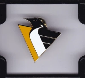 Pittsburgh Penguins 1992-1999 Logo Pin - Picture 1 of 1