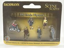 City People With Motorcycle HO gauge Bachmann 33101