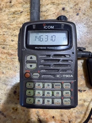 Transceptor multibanda ICOM IC-T90A 0,495-999,90 MHZ recepción de banda ancha. Foto 1 de 4