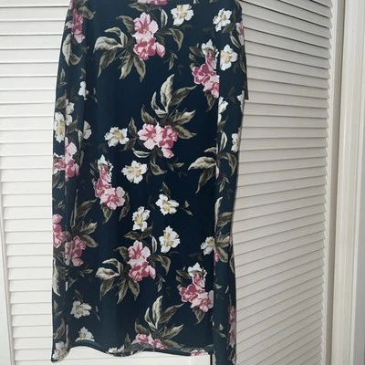 VOLCOM Brand Floral Midi Skirt Size Small NWT - Image 1 of 3