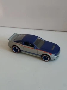 Hot Wheels Garage '10 Ford Shelby GT500 Mustang Silver/Blue with Real Riders - Picture 1 of 5