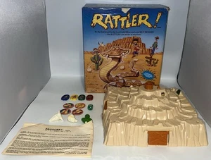 Pressman 1990 RATTLER! Gioco da tavolo in scatola originale vintage - raro - completo al 100% - Foto 1 di 17