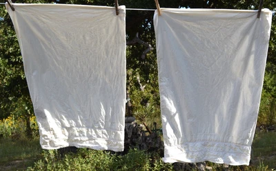 Pair Ralph Lauren pillowcases off-white lace/embroidered edge one with flaw - Image 1 of 4