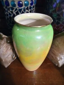 Jarrón de cerámica 8,5" iridiscente Royal Winton verde, amarillo, dorado de colección antiguo ¡Bonito! - Imagen 1 de 17