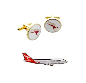 SET OF 2 QANTAS AUSTRALIA RETRO ROUND MENS CUFF LINKS & BOEING B747 PLANE PIN - Picture 1 of 1
