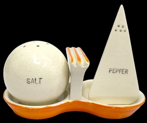 1939 New York Worlds Fair Souvenir Ceramic Salt Pepper Shaker Set Japan Hotta Yu - Picture 1 of 8