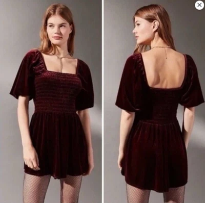 Mameluco para mujer Urban Outfitters rojo borgoña terciopelo patsy ajustado cóctel fiesta Foto 1 de 4