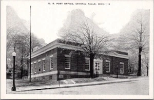 1940s CRYSTAL FALLS, Michigan Postcard "POST OFFICE" Street View / Kropp Linen - Picture 1 of 2