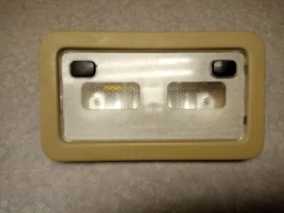 Chevrolet Tahoe 2010 OEM montado en la parte trasera interior cúpula beige claro Foto 1 de 2