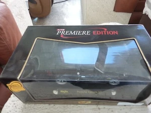 Maisto PORSCHE CARRERA GT Black 1/18 Scale BONUS Display Unit Premiere Edition - Picture 1 of 18