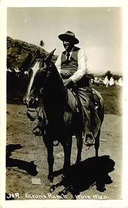 LOBO WYOMING RPPC EATON'S RANCH HOMBRE A CABALLO HERMANO EATON? APROX. 1918 - Imagen 1 de 2