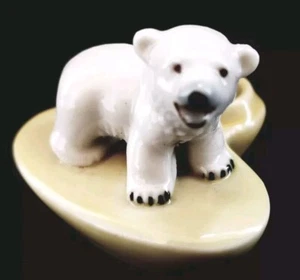 Vintage Wade Yellow Candle Holder With First Series Polar Bear - Picture 1 of 3