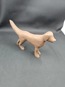 Estatuilla de perro de laboratorio de madera tallada a mano, pintada a mano de colección, 3" de alto X 5" de largo X 0,75" - Imagen 1 de 8