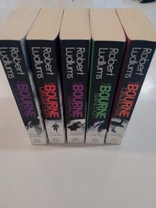 The Bourne Series Collection Paperback books Jason Bourne - Bild 1 von 4