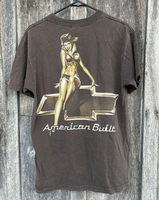 Camiseta de colección Y2k Chevrolet "American Built" para hombre (M) sexy niña camioneta Chevy Foto 1 de 4