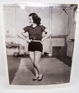 Foto de estudio sexy Olympe Bradna de la película original de Hollywood de 1936 rara - Imagen 1 de 3
