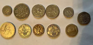 Monedas de Gran Bretaña 11 monedas 1955 dos chelines 1950 un chelín 1982 20 peniques - Imagen 1 de 23