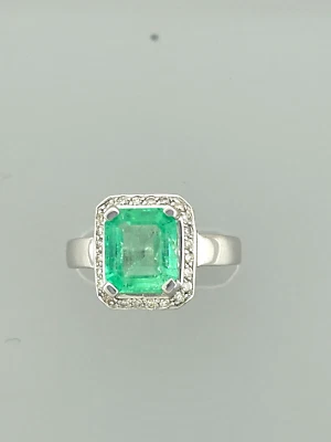 ESTATE 14k WHITE  gold ladies genuine COLUMBAIN  emerald & DIAMOND  ring - Image 1 of 4