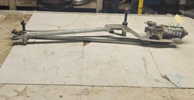 2000-2007 FORD FOCUS LIMPADOR DE PARA-BRISA DIANTEIRO MOTOR E CONJUNTO DE TRANSMISSÃO FABRICANTE DE EQUIPAMENTO ORIGINAL - Imagem 1 de 4