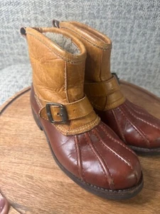Botas de pato de cuero Frye vintage con detalle de hebilla y forro cálido. Talla 7 - Imagen 1 de 13