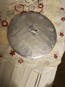 Vtg Buenilum Hand Wrought Aluminum Covered Dish W/Lid 10 & 1/2 " Preowned - Picture 1 of 13
