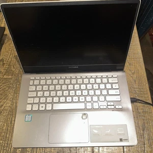 ASUS VivoBook S14 Laptop Intel Core 7 S430F - not powering up - Picture 1 of 7