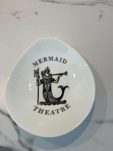 7 Inch Mermaid Theatre , Fine Bone China Dish , Crown Queensberry . - Picture 1 of 4