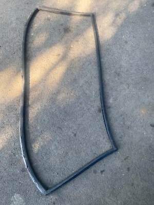 Vedação de vidro Alfa Romeo spider para-brisa tira meteorológica vedação frontal junta de borracha - Imagem 1 de 3