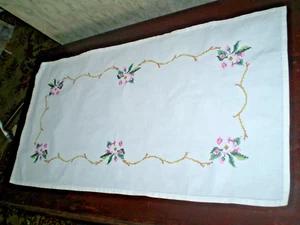 Vintage Hand-Embroidered tablecloth Roses 100% Cotton and Multi-Color - Picture 1 of 7