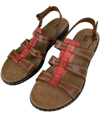 Sandalias Clarks de cuero marrón con tira trasera rosa para mujer talla 12 gancho lazo ajustable Foto 1 de 4
