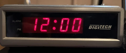 Vintage Digitech LED Electric/Battery Operated Alarm Clock GC! Cover