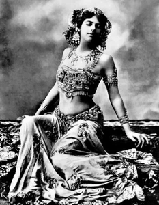 Mata Hari 8.5x11" Photo Print World War One Female Spy, Exotic Dancer In B&W - Picture 1 of 1