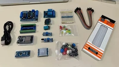  Kit ESP32  OLED, Sensor, LED, Relay, Breadboard e Cavi - Immagine 1 di 4