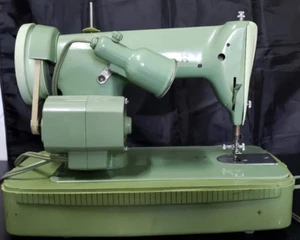 Singer Sewing Machine Green Portable - Picture 1 of 8