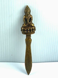 OLD BRASS PHRA KRING KNIFE DAGGER SWORD LUCK PROTECT FETISH TALISMAN THAI AMULET - Foto 1 di 13