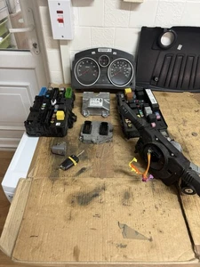 VAUXHALL ASTRA H Mk5 1.8 PETROL AUTOMATIC Z18XE ECU KIT 1 KEY 55559272 FFT29 - Picture 1 of 11